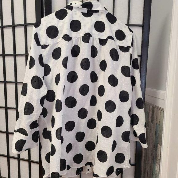 Chico's Button Down Polka Dot Blouse Sz 2 (M) - Picture 3 of 3